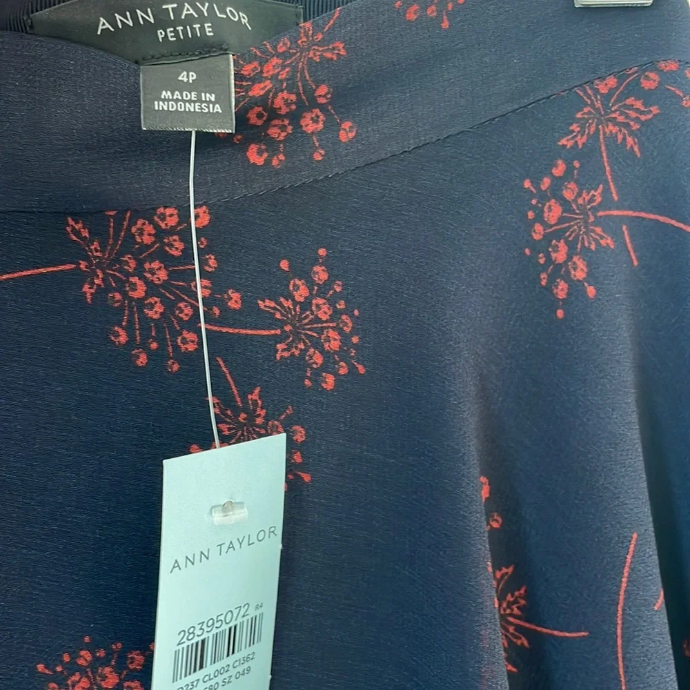 NWT Ann Taylor 4P Navy with Red Floral Design Flowy A-Line Chiffon Skirt